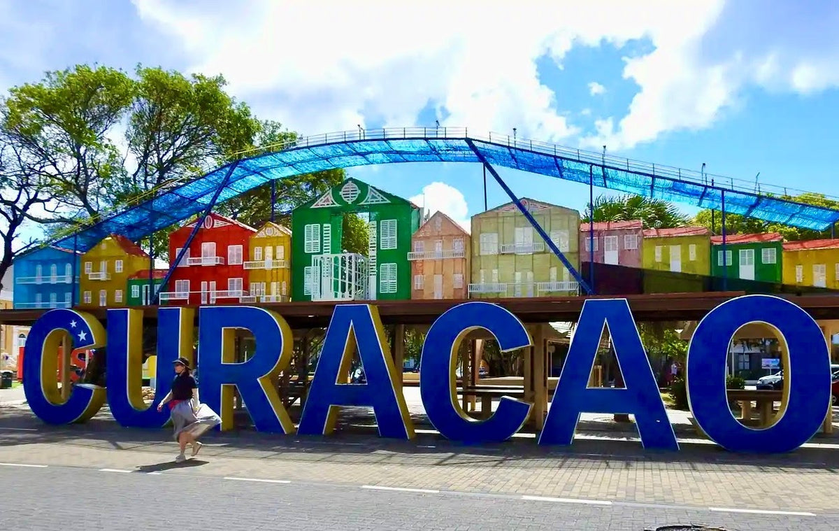 Curaçao sign and colorful architecture